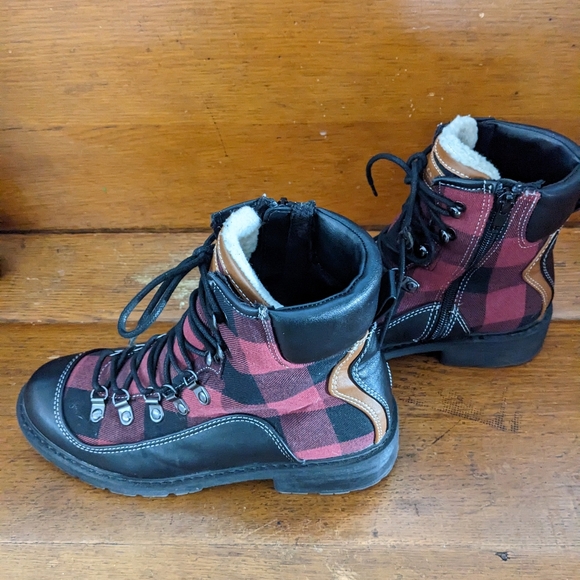 London Fog Black/Maroon Plaid Ankle Boots sz 8 Zip & Tie So Cute Very Good Cond! - Picture 11 of 11